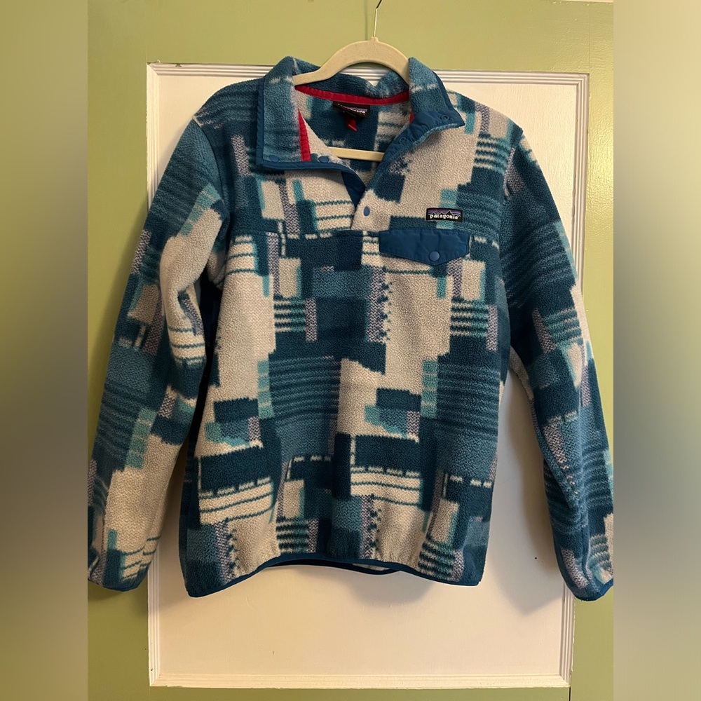 Patagonia Synchilla Fleece Geometric blue  Pullover sweater woman’s medium